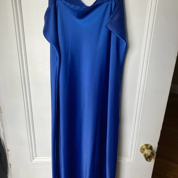 Banana RepublicV Neck Midi Dress in Royal Blue - Picture 3 of 5